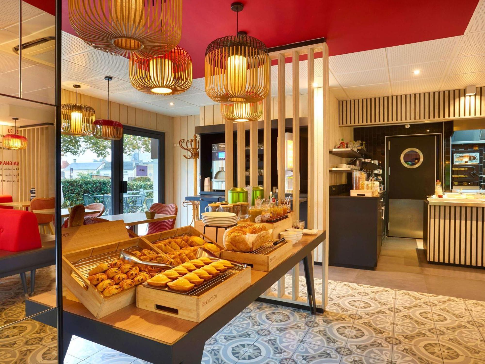 Hotel Ibis Le Mans Est Pontlieue Zewnętrze zdjęcie